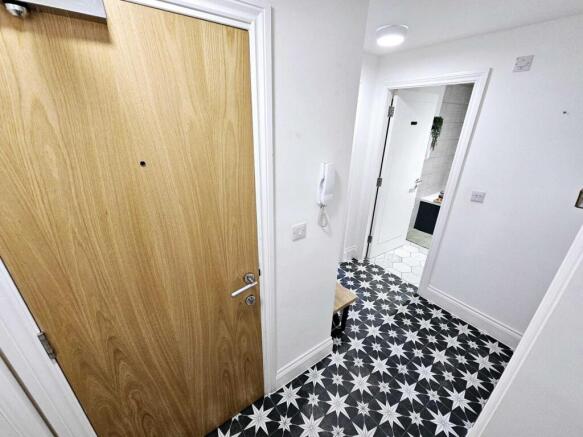1 bed Flat for sale Image 12