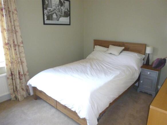 Bedroom 2.JPG