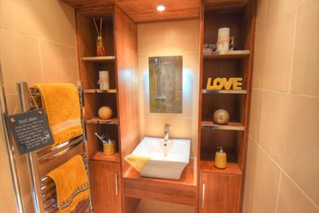 Shower Room 2.jpg