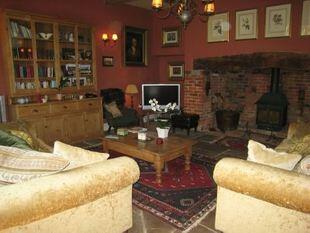 Spacious Reception H