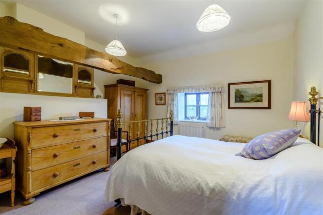8414802-interior16.jpg