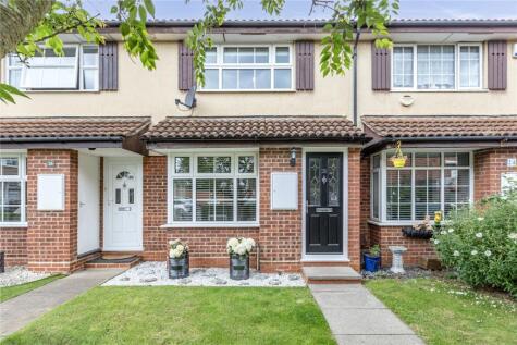 Finlay Gardens, Addlestone, Surrey, KT15