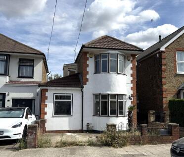 22 Edmund Road, Rainham, RM13 8LX