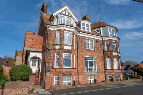 Graham Court, Hamilton Gardens