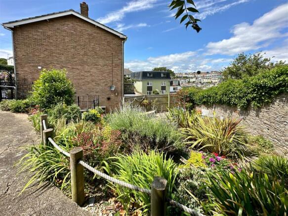 Garden Towards House.JPG