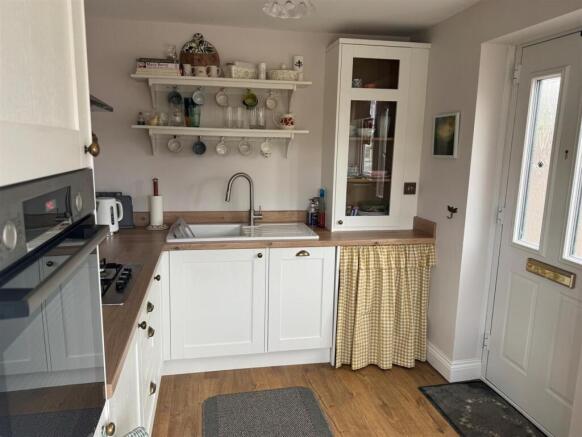 kitchen 1.jpg