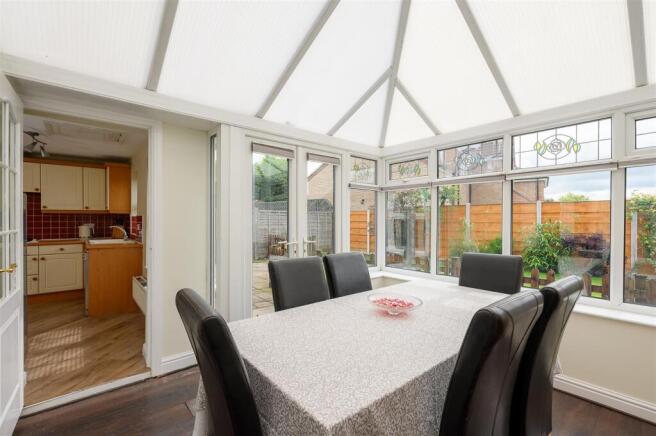 4 bed Detached for sale Image 7