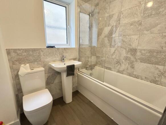 3 bed Semi-Detached for sale Image 12