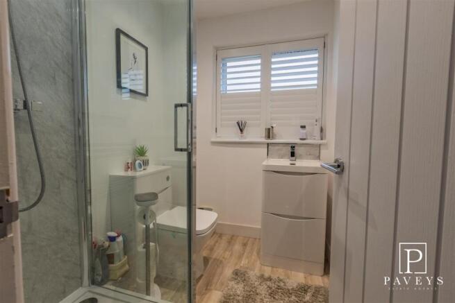 ENSUITE SHOWER ROOM
