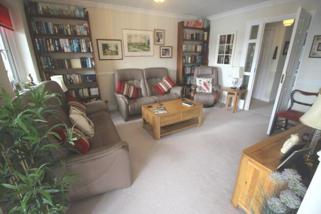 LOUNGE AREA