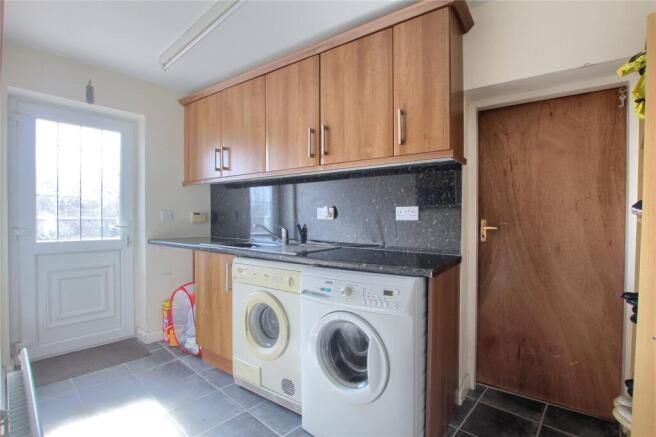 4 bed Semi-Detached for sale Image 10