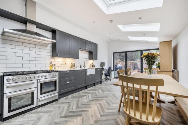Kitchen / dining room