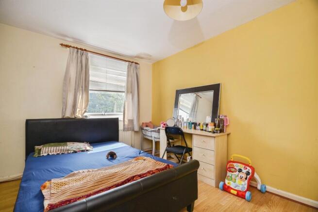 3 bed Terraced for sale Image 8