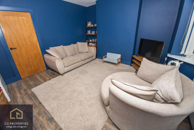 3 bed Semi-Detached for sale Image 3