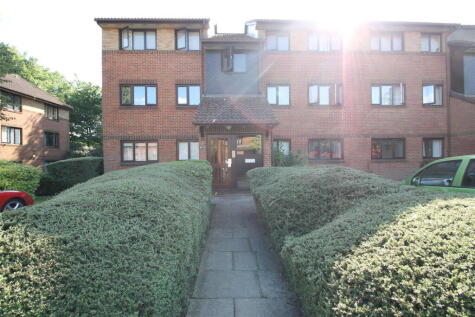 Pavilion Way, Edgware, HA8