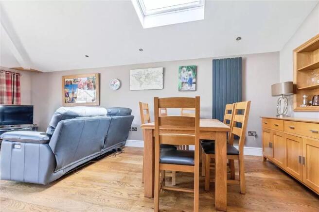6 bed Detached for sale Image 6