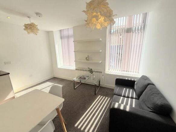 1 bed Flat to rent Image 6