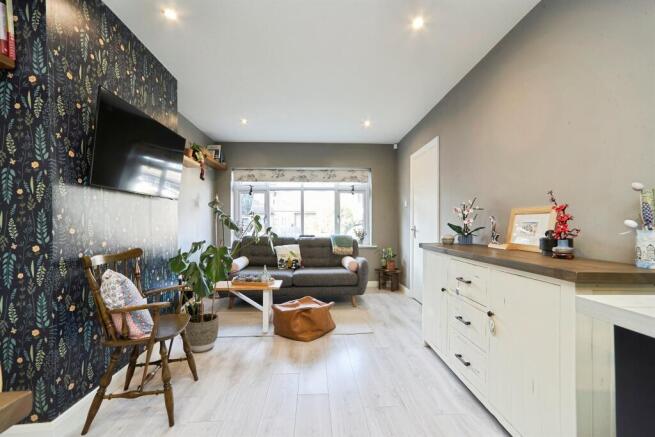2 bed Semi-Detached for sale Image 3