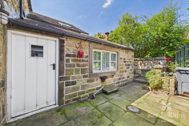 3 bed Terraced for sale Image 6