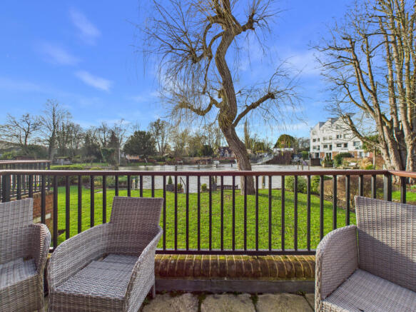 CAM01984G0-PR0541-STILL024