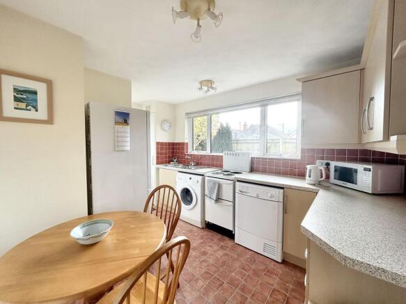 KITCHEN/BREAKFAST ROOM