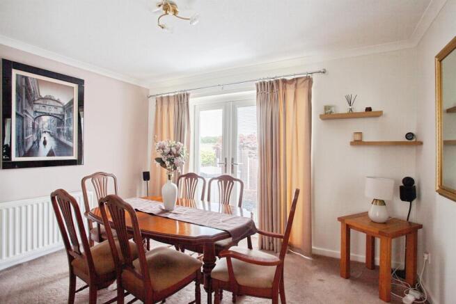 3 bed Semi-Detached for sale Image 5