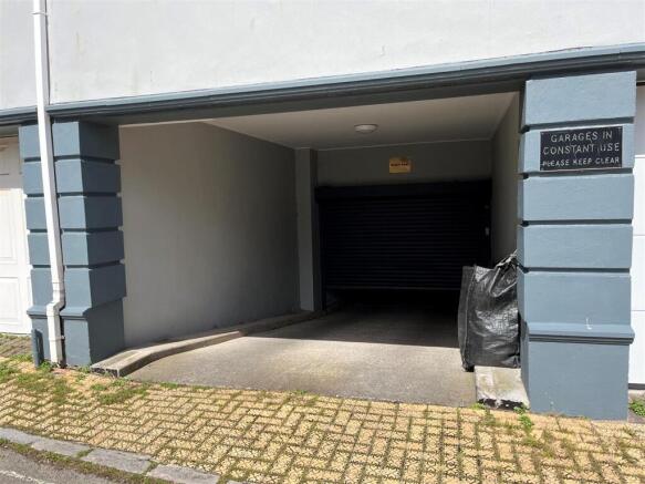 garage.jpg