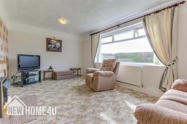 LOUNGE: