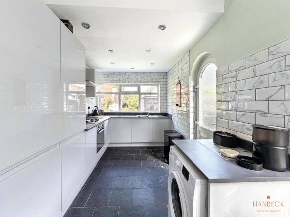 3 bed Detached for sale Image 6