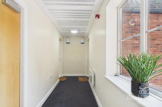 2 bed Apartment for sale Image 10