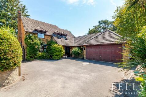 Ivy Close, St. Leonards, BH24