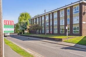 19, Selbourne House, Spring Gardens, Bourne End SL8 5JS