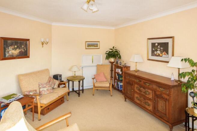 Lounge/dining room