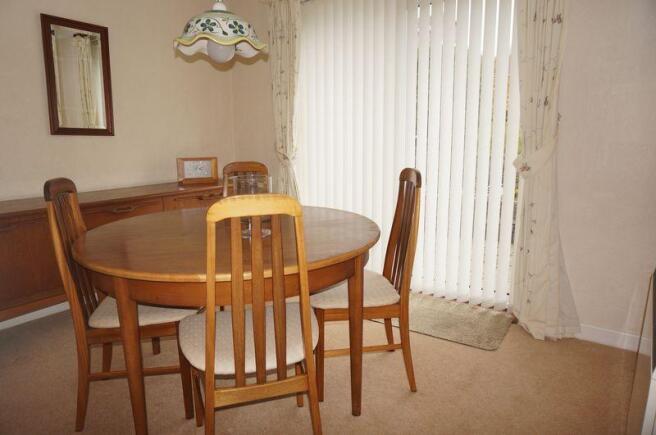 Dining room/be...