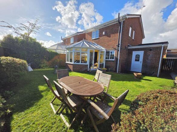 Hauxley Drive, Cramlington photo 4