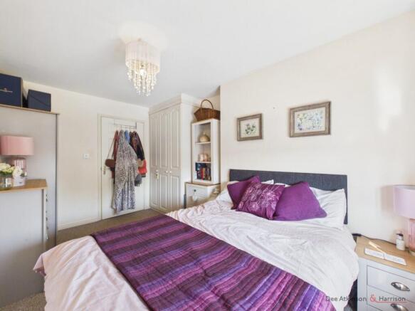 2 bed Flat for sale Image 9