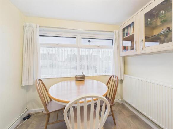 3 bed Semi-Detached for sale Image 6