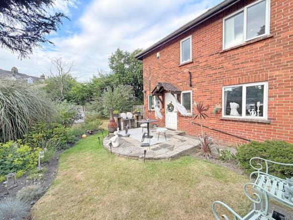 2 bed House for sale Image 11