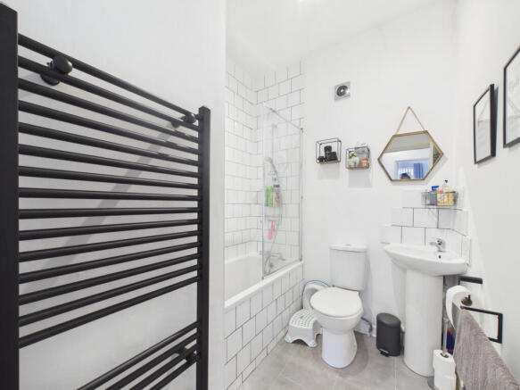 3 bed Terraced for sale Image 9
