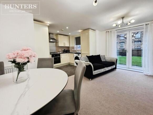 2 bed Apartment for sale Image 2