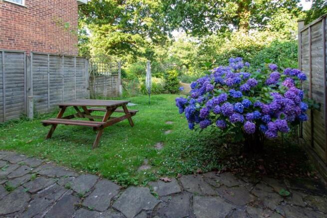79 Wealden Way - Garden-2.jpg