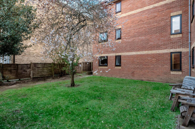 1432765-3-69c56af...