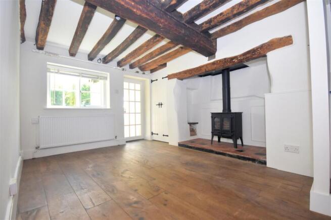 Sitting room 1.jpg