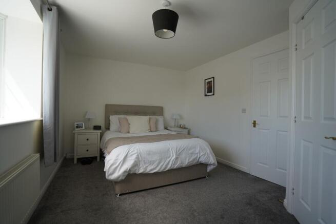 3 bed Town House for sale Image 8
