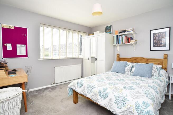 5 bed Detached for sale Image 10