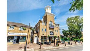 4a, The Tower Centre, Alvescot Road, Carterton OX18 3JG