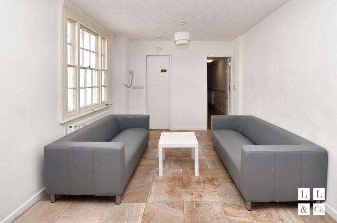 SITTING ROOM AREA
