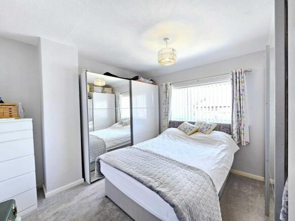 3 bed Semi-Detached for sale Image 11