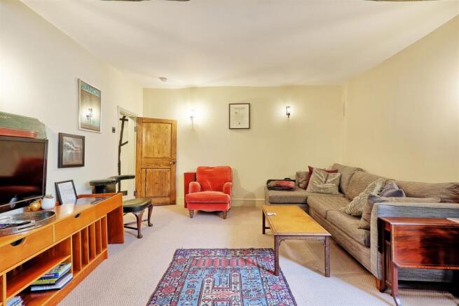 IMG_5323_4_5_easyHDR-interior3.jpg