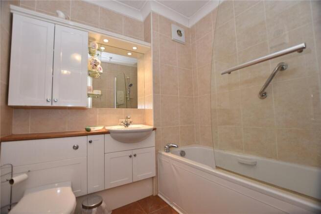 2 bed Apartment for sale Image 6